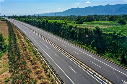 兵马俑专用线公路改扩建工程建设已进入尾声,9月底通车！(图1)